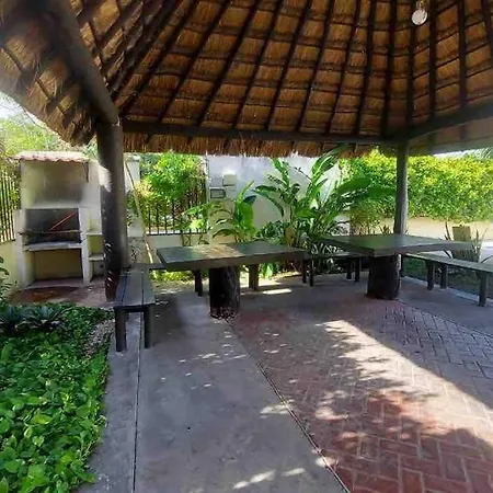 Beautiful & Cozy With Pool / Beach
