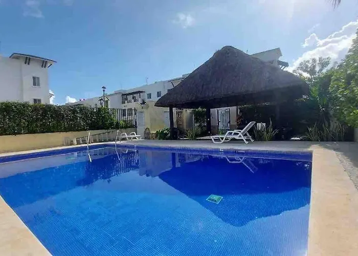 Beautiful & Cozy With Pool / *